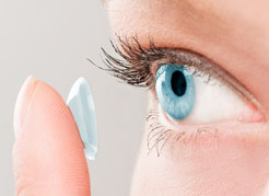 Instituto-de-Olhos-Limongi---Blog---Maquiagem-e-lentes-de-contato-como-conciliar