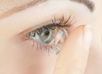 IOL - Blog - Como cuidar de lentes de contato
