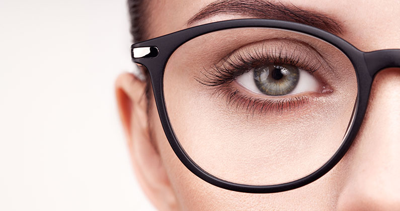 Hospital de Olhos Limongi --blog -Os riscos de usar óculos falsos