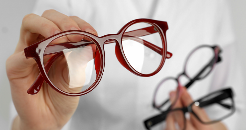 Hospital dos Olhos-Blog-Como saber se já está na hora de trocar de óculos_